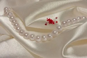 Manchas de Sangue de Roupas de Seda e Lã